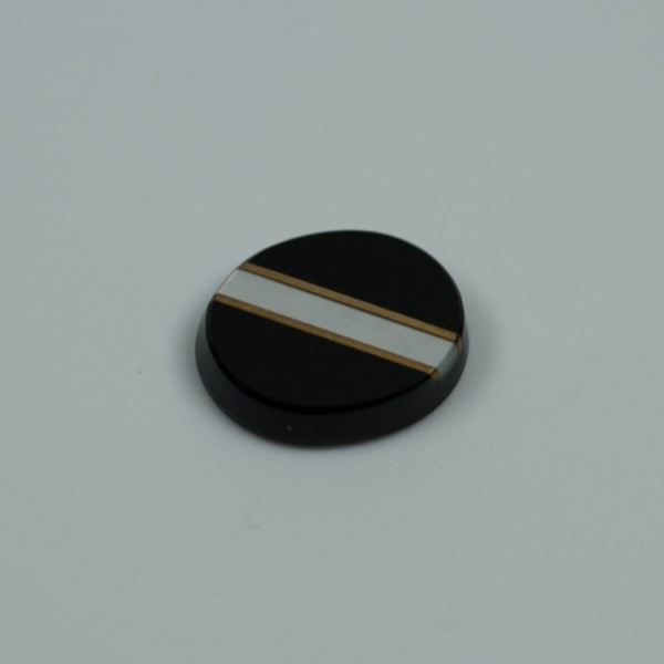 onyx-signet-m-o-p-gold-diag-stripe12x10-oval