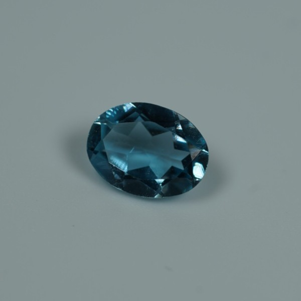 topaz-faceted-8x6-london-blue-oval