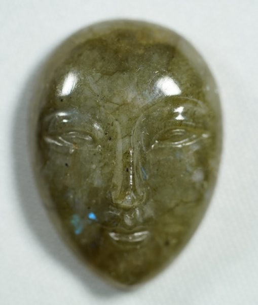 labradorite-25x18-carved