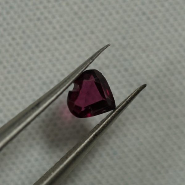 4mm-garnet-faceted-heart-auction