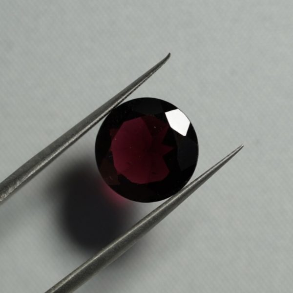 garnet-12mm-faceted-round