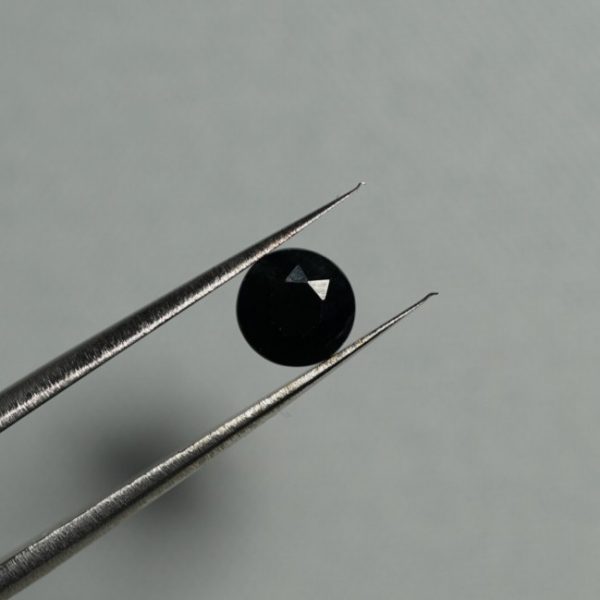 blue-sapphire-5-5mm-round-faceted