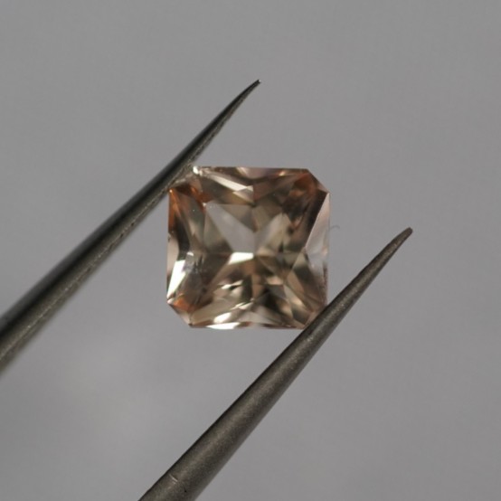 peach-topaz-6-8mm-1-72ct