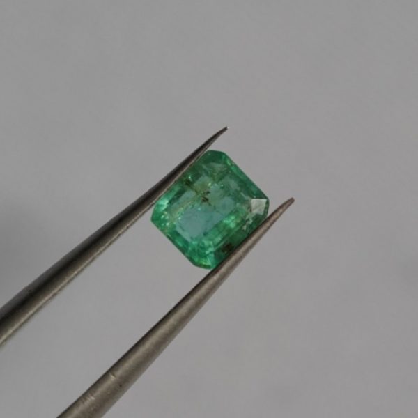 emerald-5-8x5-1-octagon-0-82ct