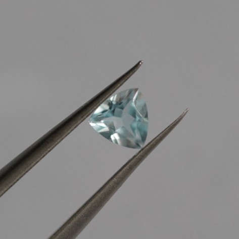 sky-blue-topaz-4-5mm-faceted-trillion