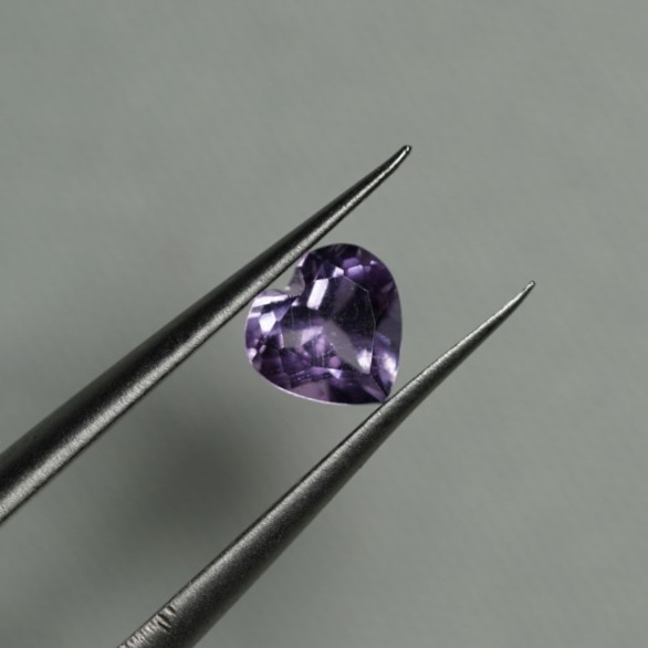 natural-amethyst-5mm-heart-faceted-loose-gemstone