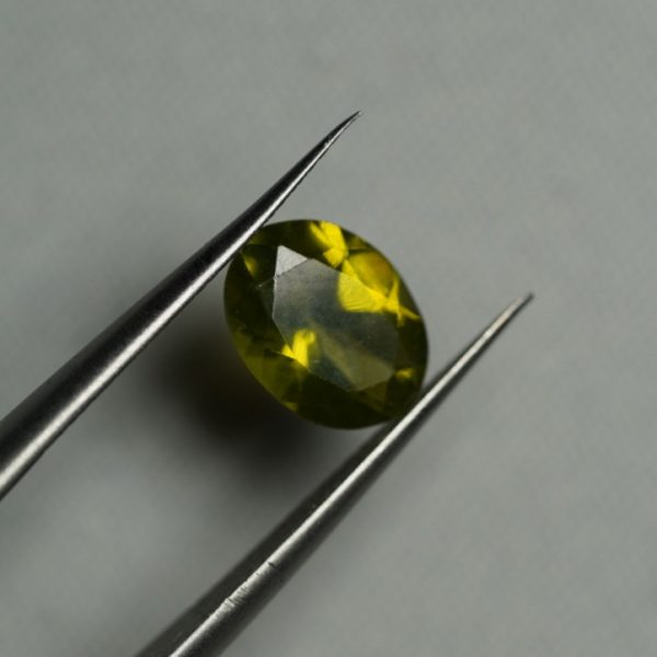 Natural Peridot 9x7mm Oval Faceted Loose Gemstone