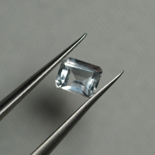 natural-white-topaz-5x4mm-octagon-faceted-loose-gemstone