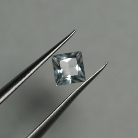 natural-white-topaz-4mm-princess-faceted-loose-gemstone
